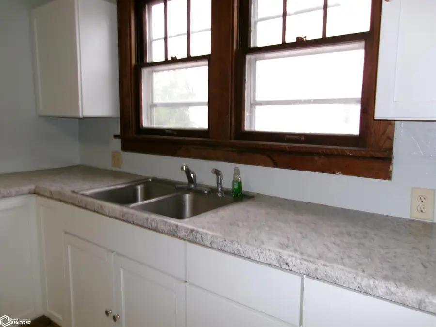 317 N Sumner Street, Creston, IA 50801 - #2