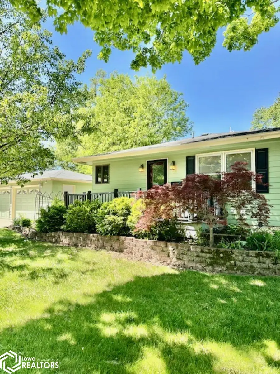 2701 Kirkwood Street, Burlington, IA 52601 - #3