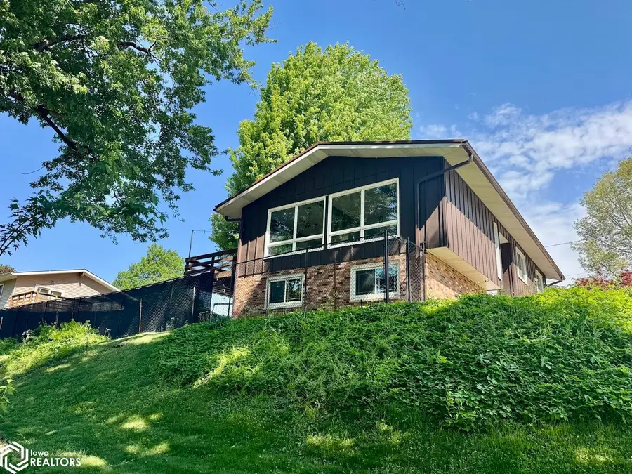 156 Crestview Drive, Burlington, IA 52601 - #3