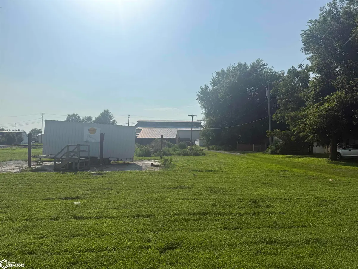 201 Hall, Tama, IA 52339 - #1