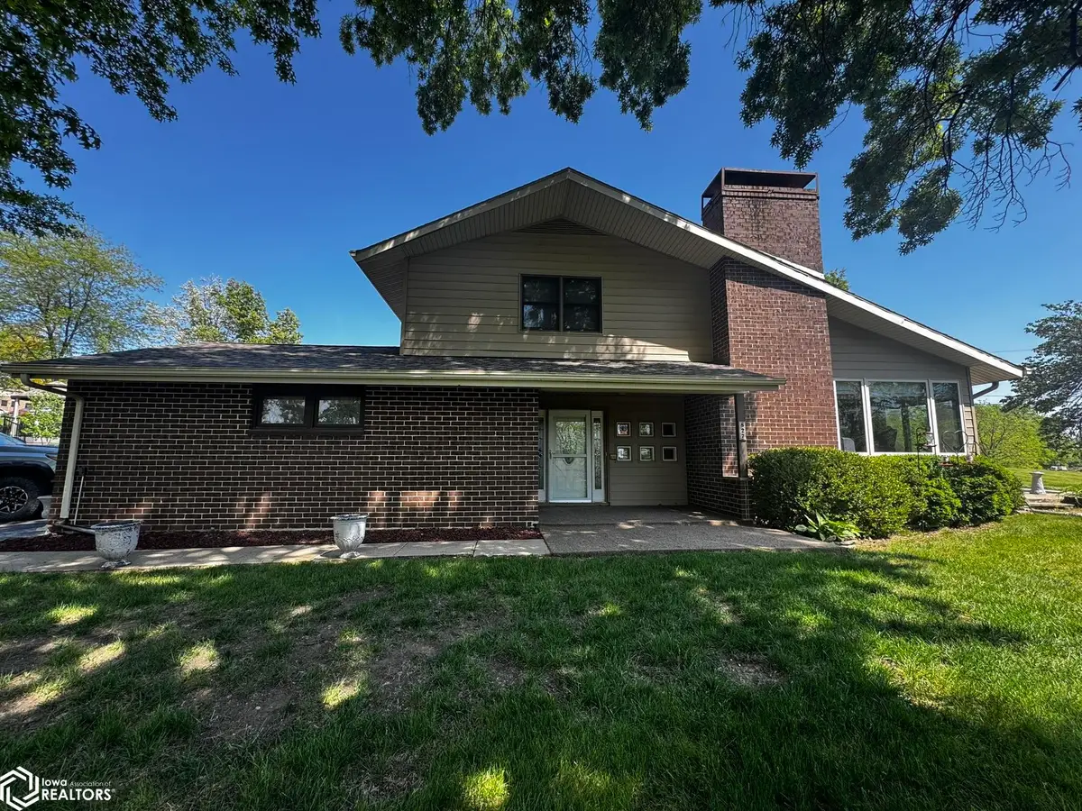 827 Lakeview Drive, Osceola, IA 50213 - #1