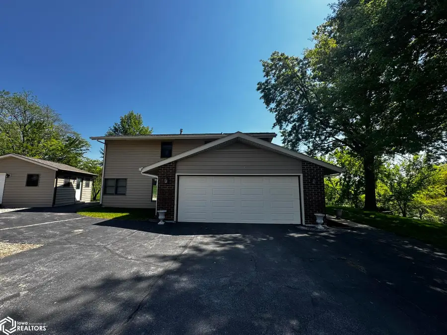 827 Lakeview Drive, Osceola, IA 50213 - #3