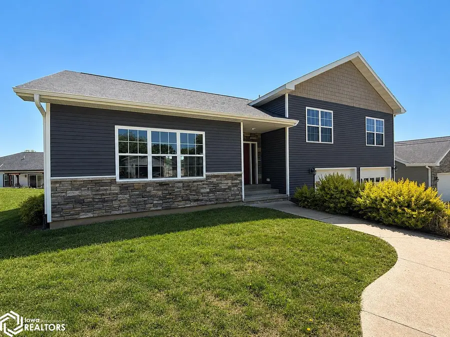 302 33rd Street, Fort Madison, IA 52627 - #2