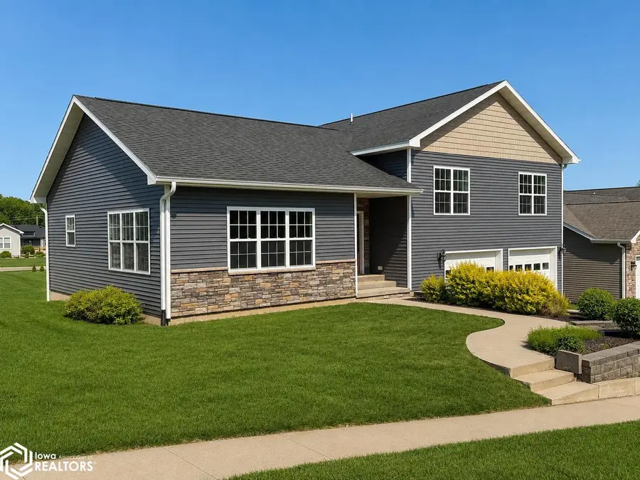 302 33rd Street, Fort Madison, IA 52627 - #3