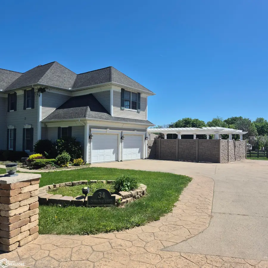 34 Cambridge Ct., Ottumwa, IA 52501 - #2