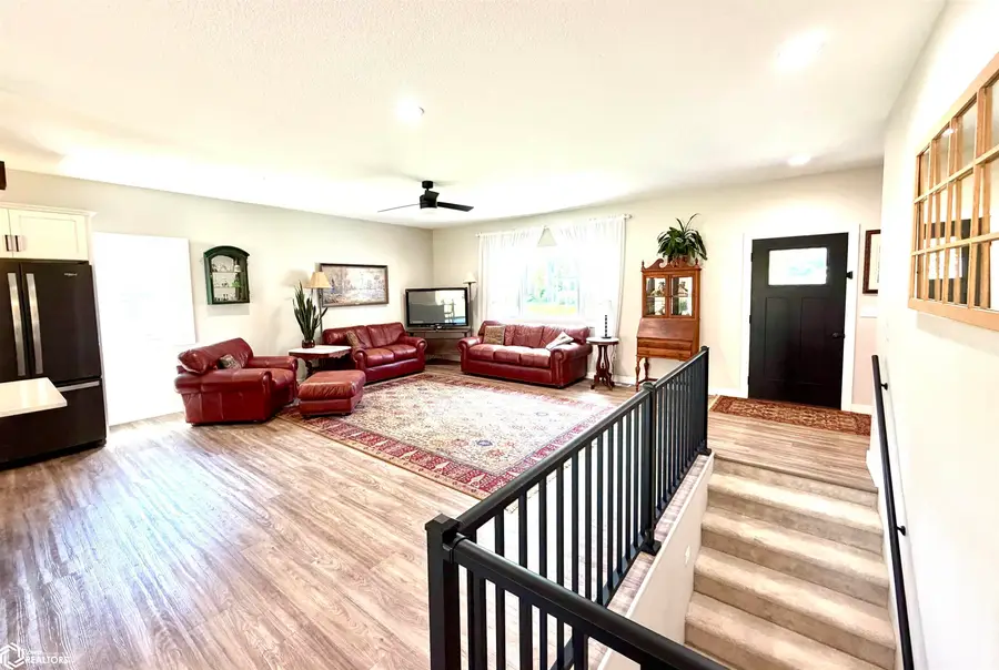 346 Sarah Avenue, Iowa Falls, IA 50126 - #3