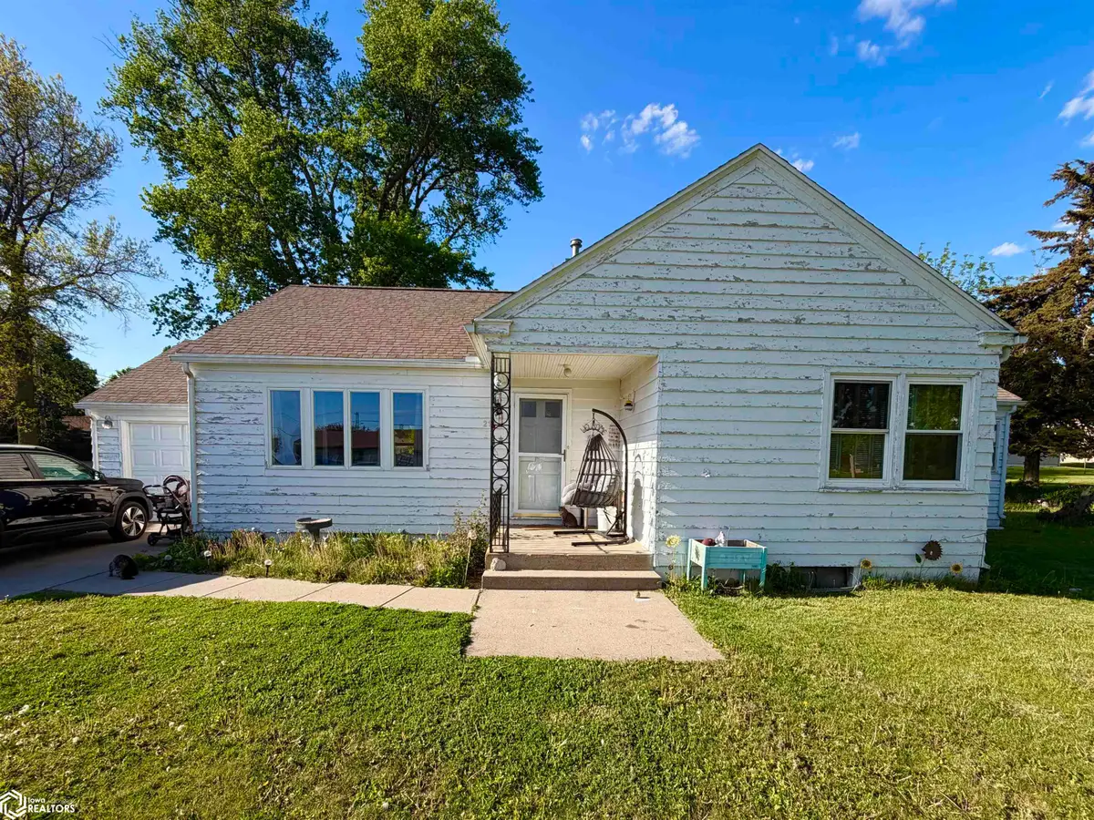 210 W Cedar Street, Hubbard, IA 50122 - #1