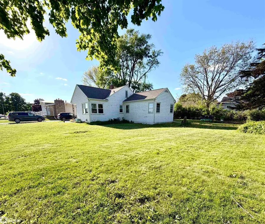 210 W Cedar Street, Hubbard, IA 50122 - #2