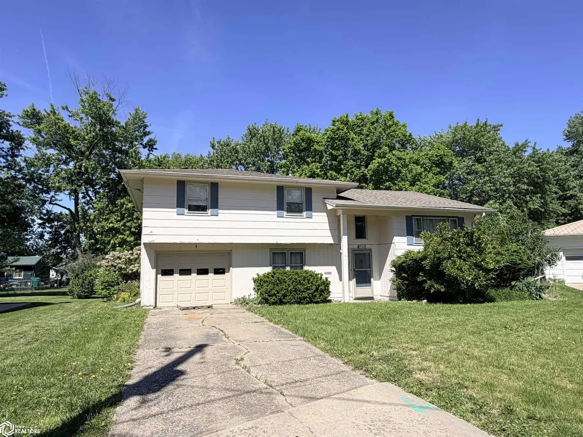 1006 Sunny Lane, Fairfield, IA 52556 - #1