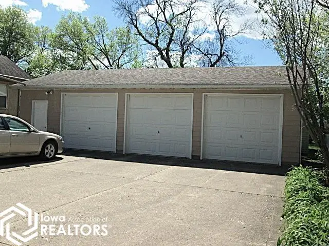 1027 E Main Street, Belmond, IA 50421 - #3
