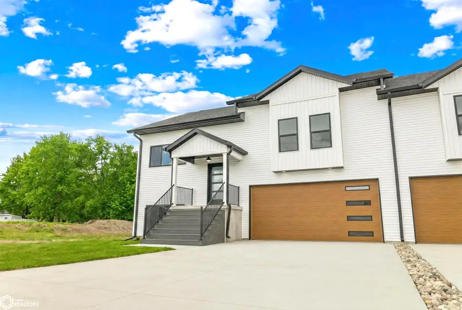 927 Horizon Street, Burlington, IA 52601 - #3