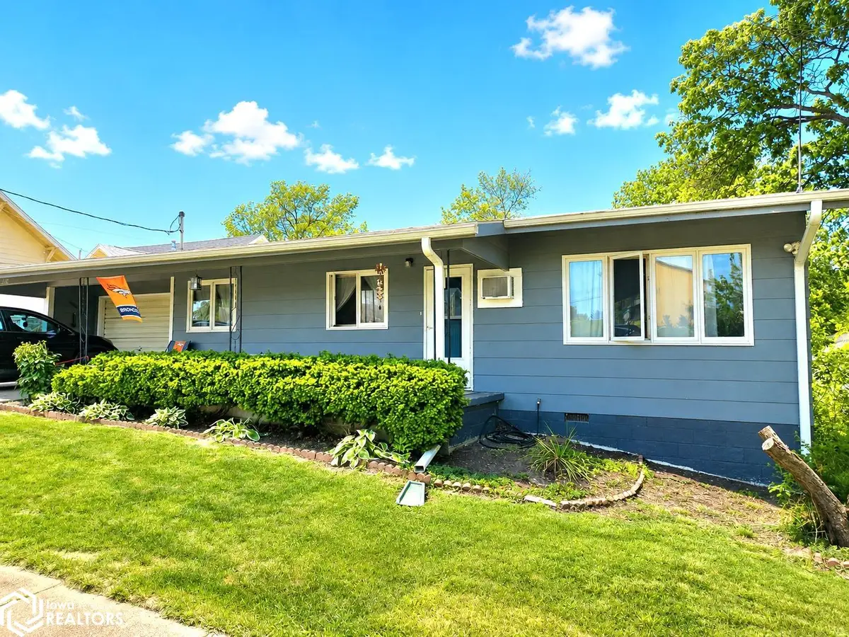 118 S Adams Street, Osceola, IA 50213 - #1