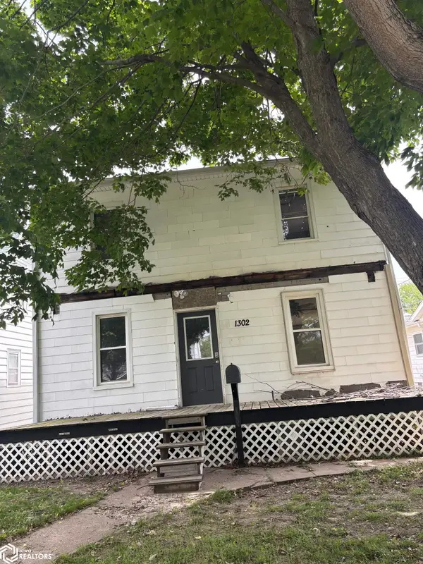 1302 S 14 Street, Burlington, IA 52601