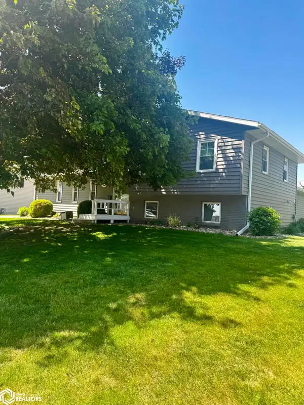1509 Cantebury Circle, Grundy Center, IA 50638