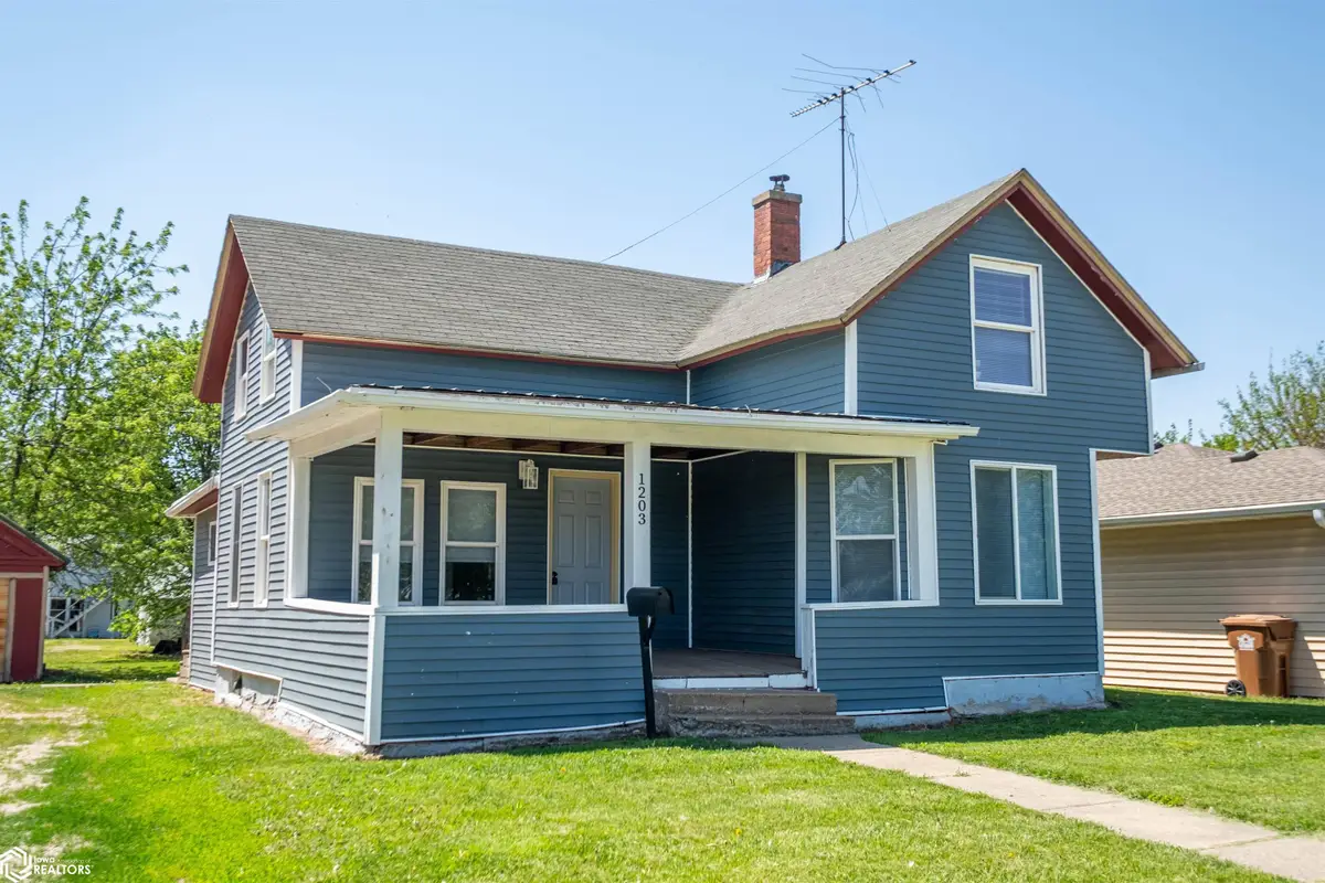 1203 West Street, Grinnell, IA 50112 - #1