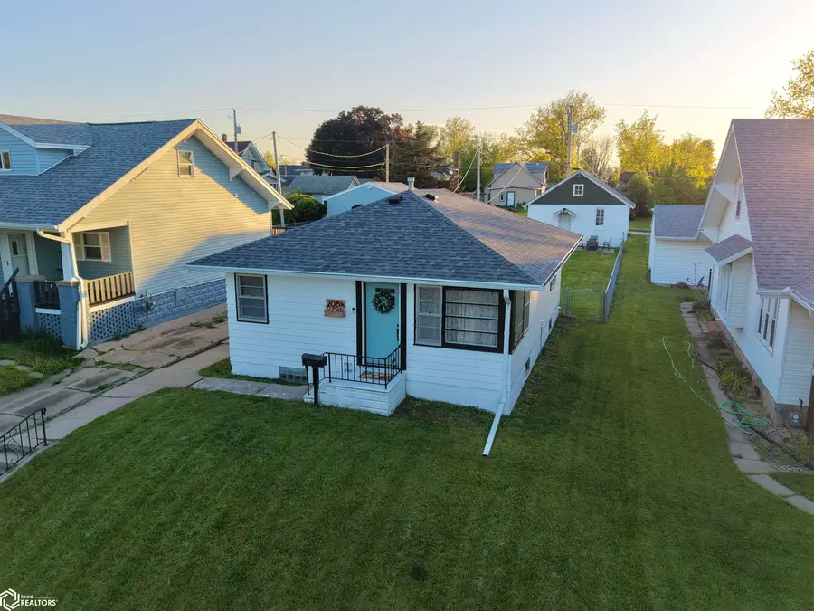 206 1/2 N 9th Street, Marshalltown, IA 50158 - #3