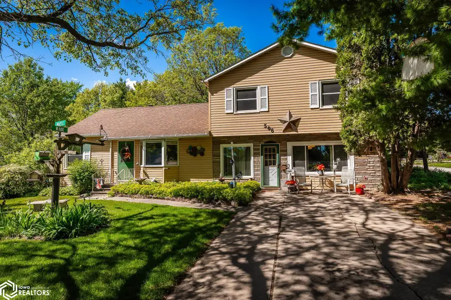 506 E Maple Avenue, Conrad, IA 50621 - #2
