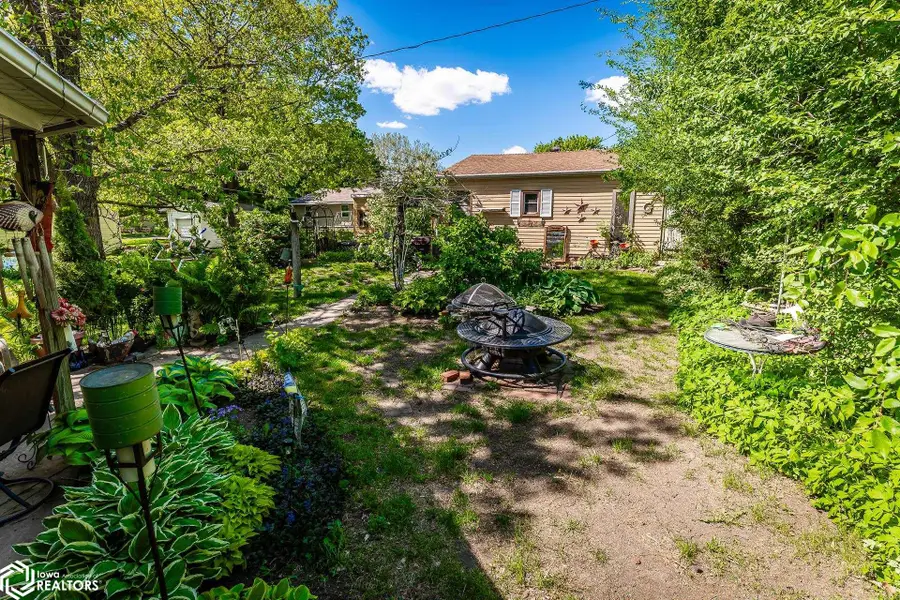 506 E Maple Avenue, Conrad, IA 50621 - #3