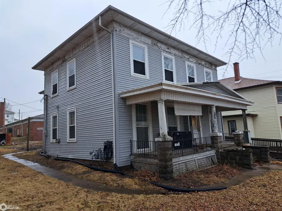 105 S 6th Street, Burlington, IA 52601 - #2