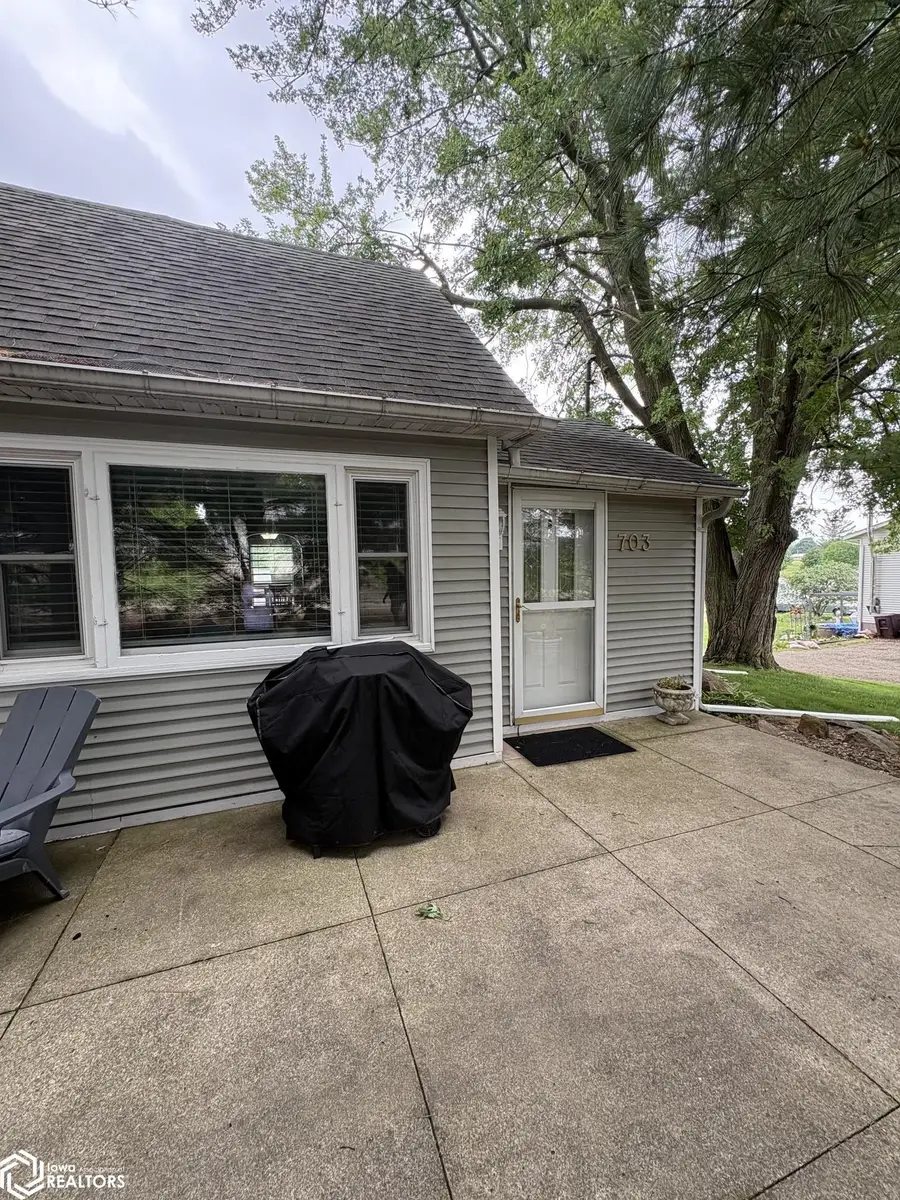 703 E Main Street, Brooklyn, IA 52211 - #2