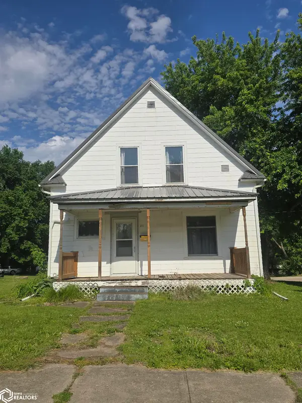 302 N Van Buren Avenue, Ottumwa, IA 52501