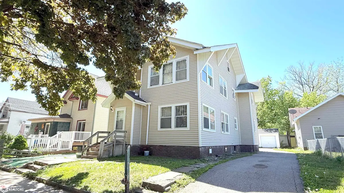 321 3rd Street Nw, Mason City, IA 50401 - #1