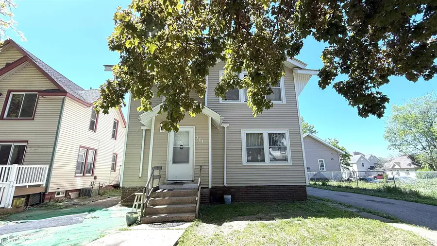 321 3rd Street Nw, Mason City, IA 50401 - #2