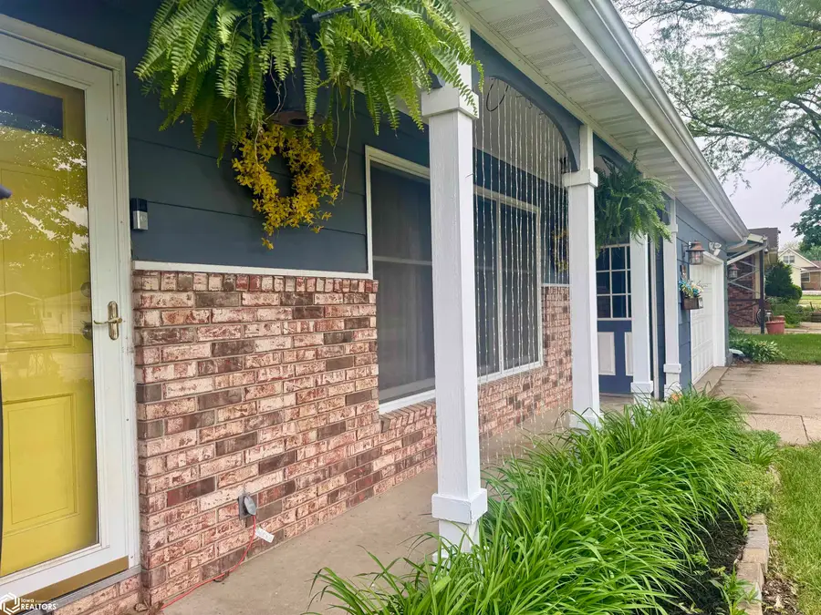 712 S Locust Street, Jefferson, IA 50129 - #3