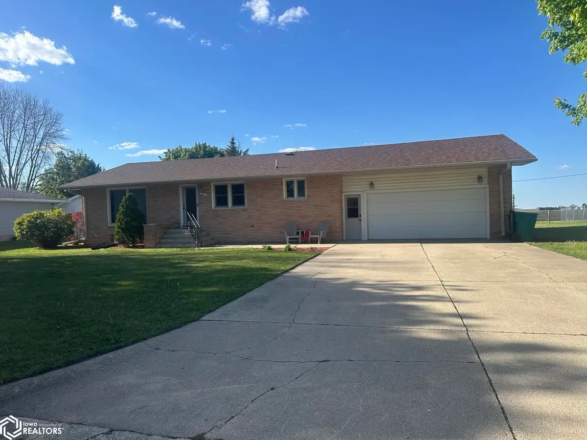 210 E 6th Street Street E, Kanawha, IA 50447 - #1