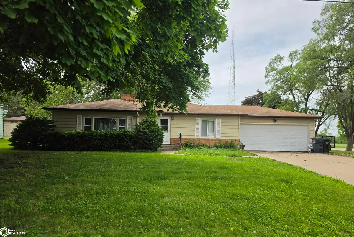 1329 Barclay Street, Oskaloosa, IA 52577 - #1