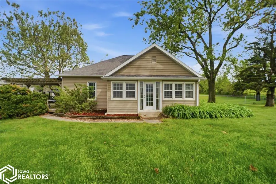 32195 234th Street, Eldora, IA 50627 - #3