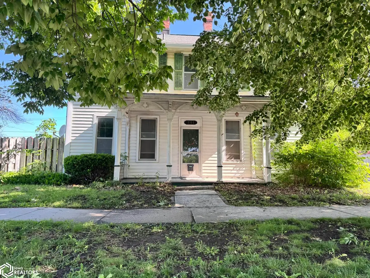 201 W Washington Avenue, Fairfield, IA 52556 - #1
