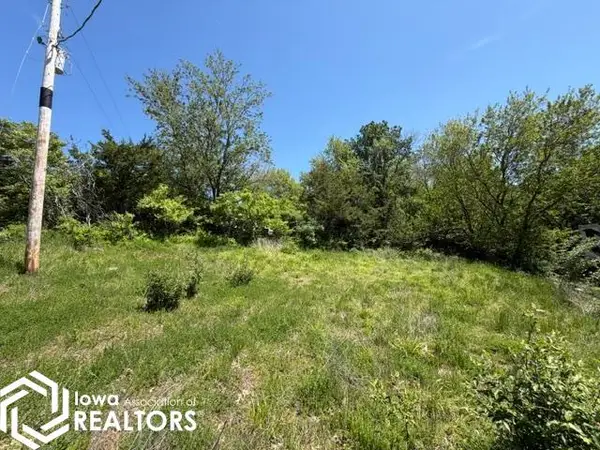 1334 Clark Avenue, Brooklyn, IA 52211