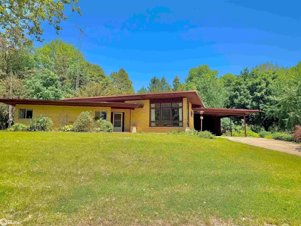 1509 B Avenue E, Oskaloosa, IA 52577
