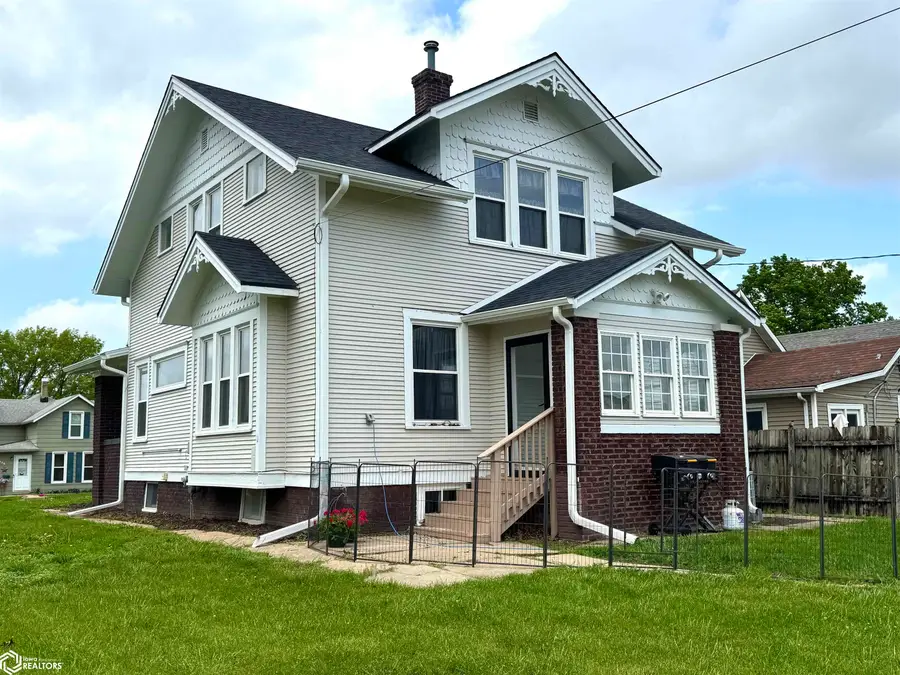 407 N Walnut Street, Creston, IA 50801 - #3