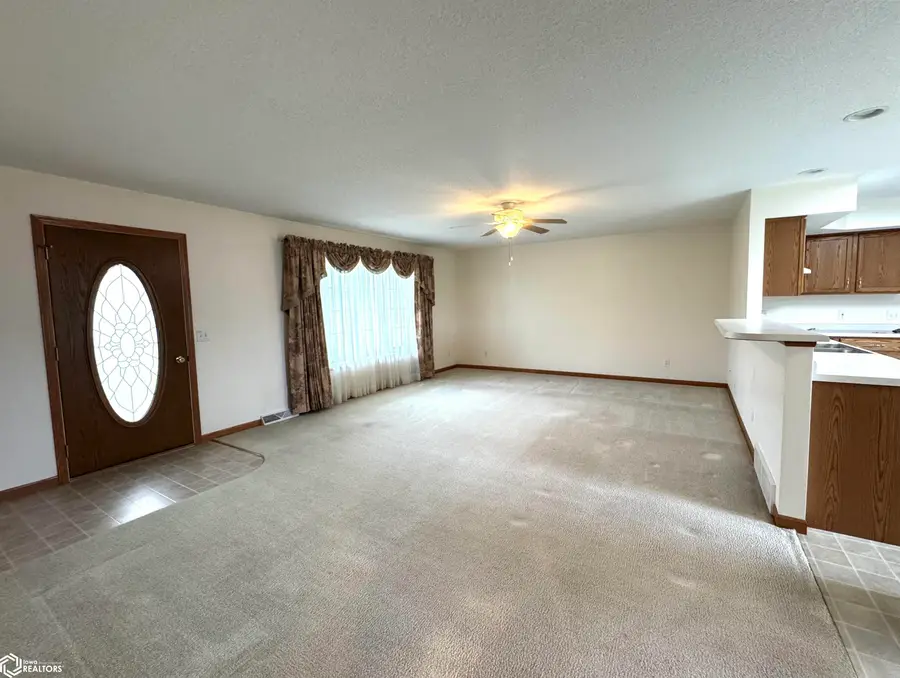 1710 W De Voe Street, Creston, IA 50801 - #3