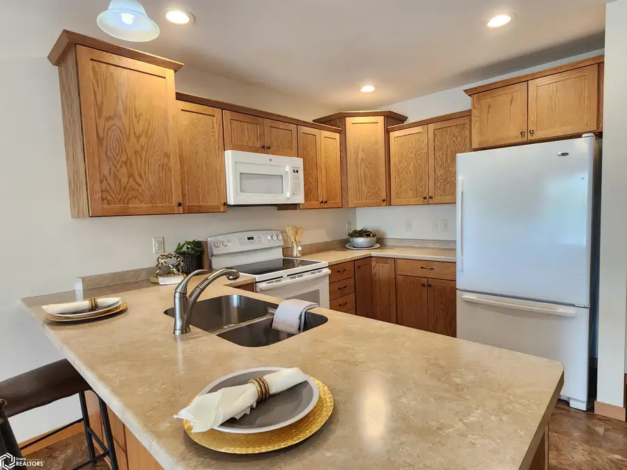 809 7th Ave N #301 #301, Clear Lake, IA 50428 - #3