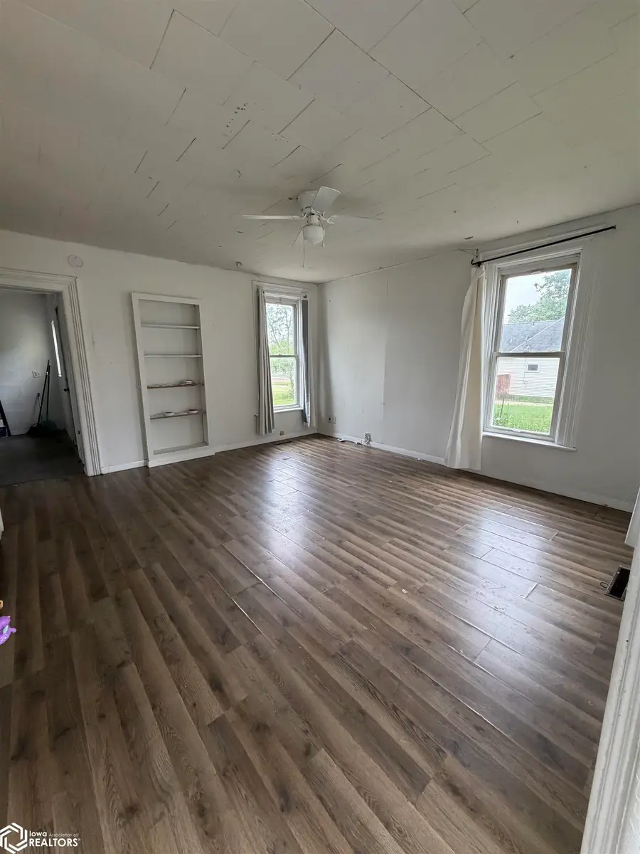 1307 10th Street, Eldora, IA 50627 - #2