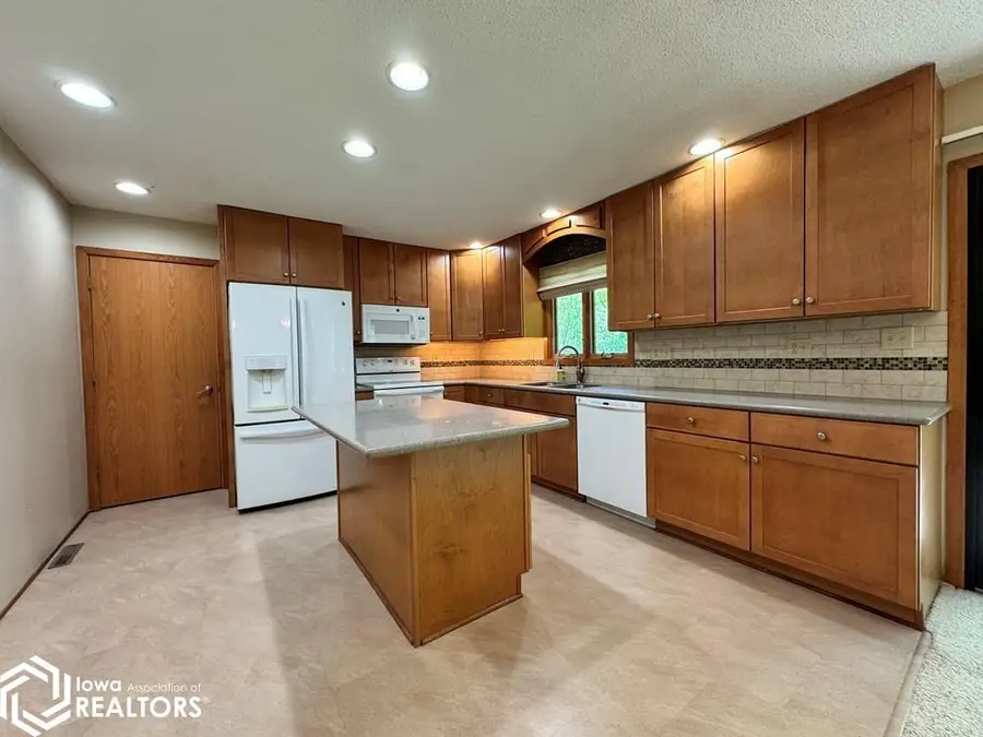 2619 Timberlane Trail, Webster City, IA 50595 - #2