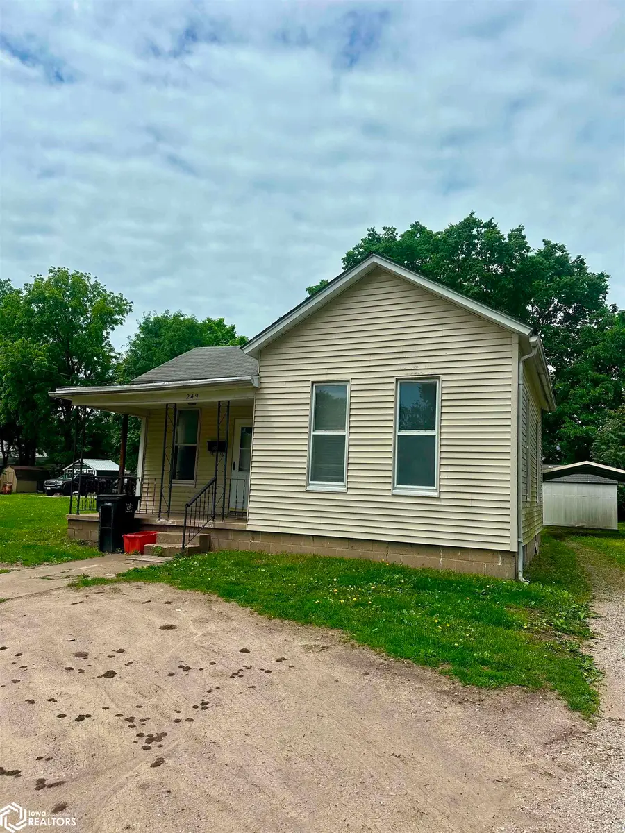 249 S Davis Street, Ottumwa, IA 52501 - #3