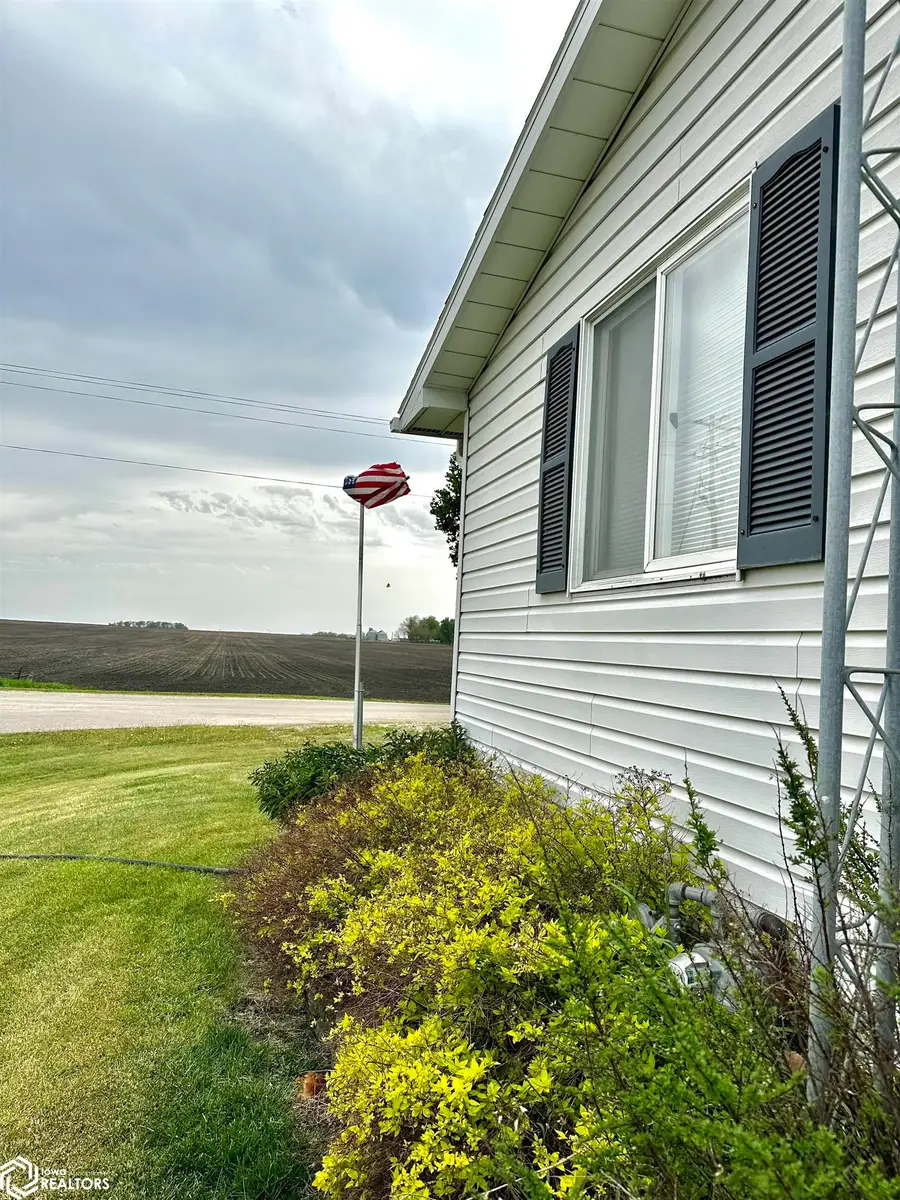 208 Franklin Avenue E, Wesley, IA 50483 - #3