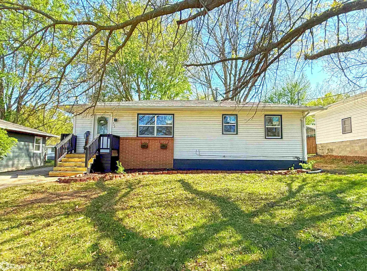 404 Garfield Street, Shenandoah, IA 51601 - #1