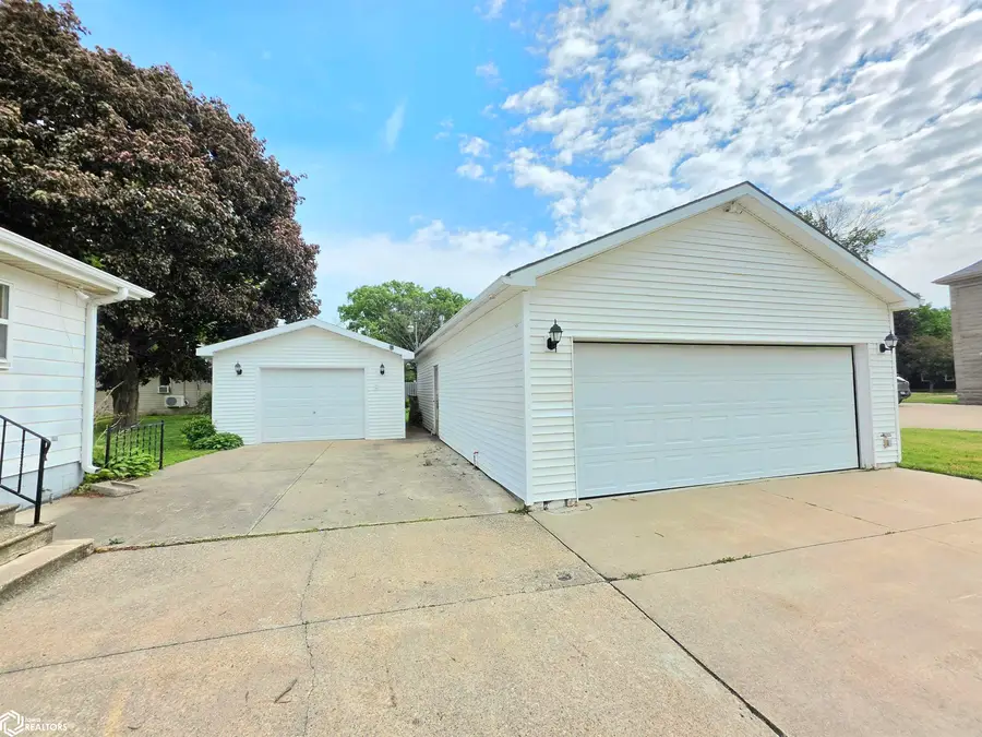 204 1st Ne, Nora Springs, IA 50458 - #2