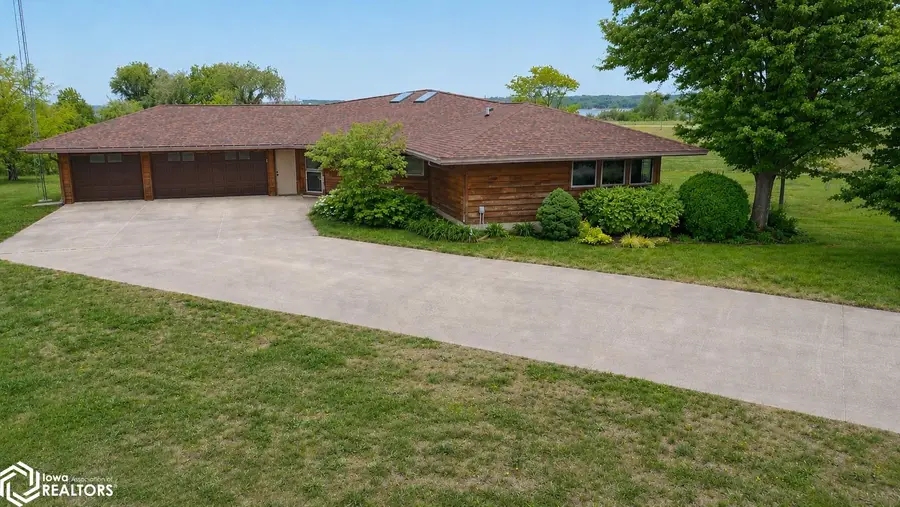 2541 290th Street, Montrose, IA 52639 - #2