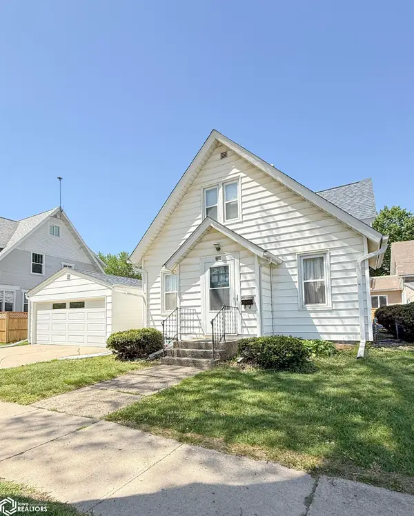 207 3rd Street Se, Hampton, IA 50441