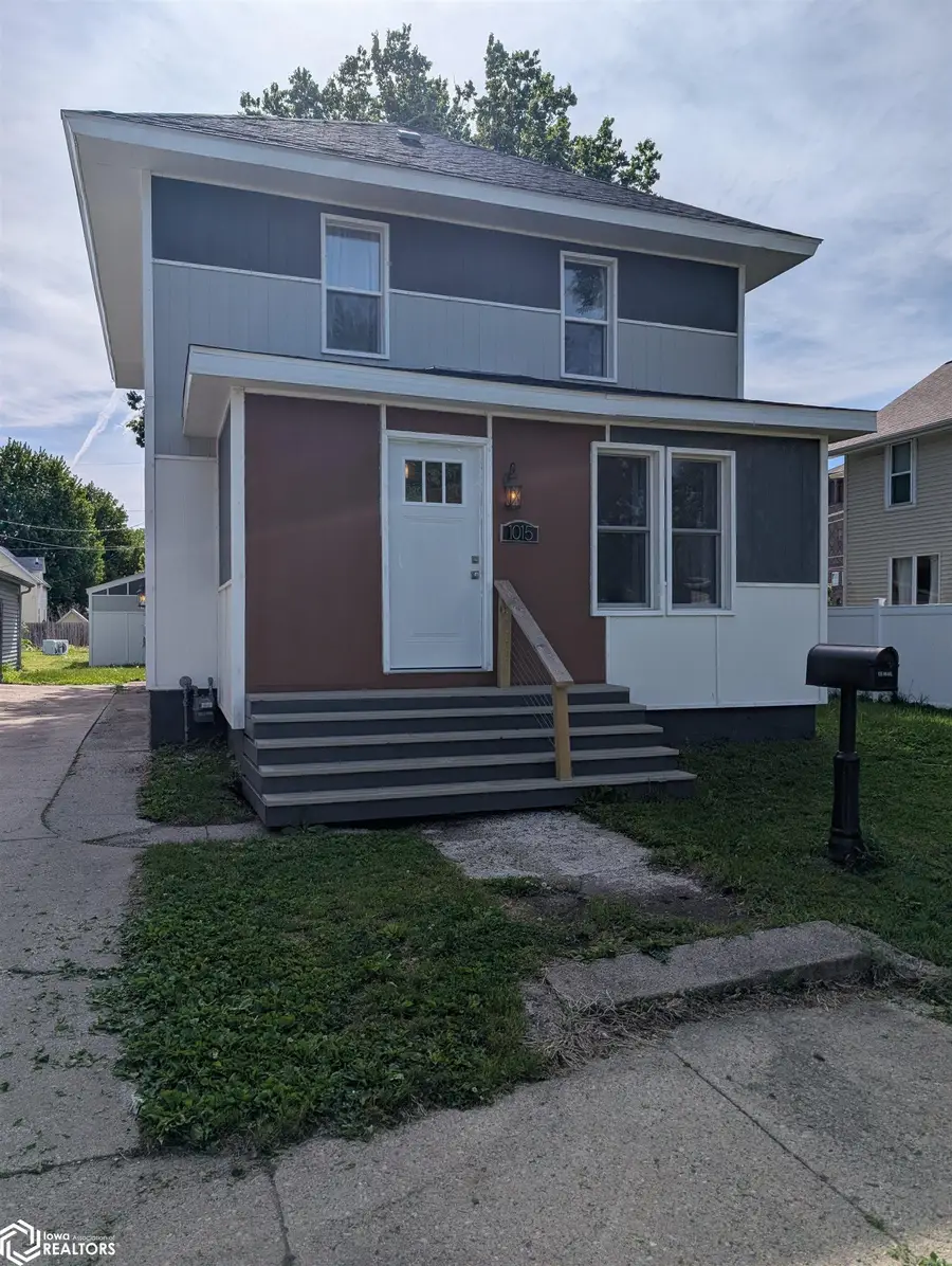 1015 S 20th St, Fort Dodge, IA 50501 - #3