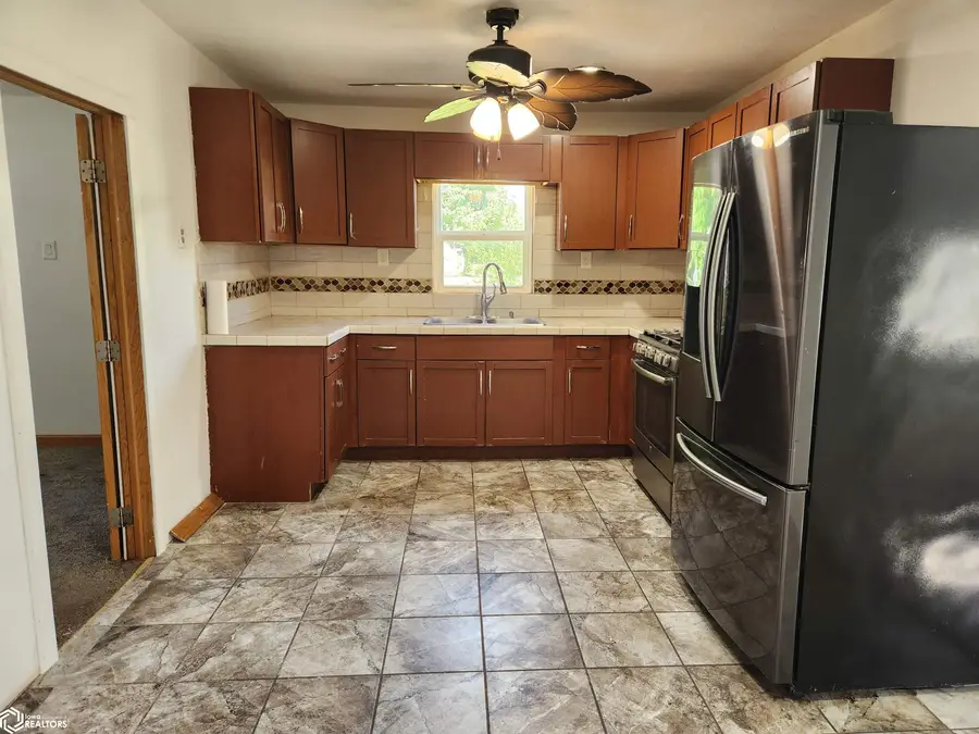 606 Siegel Street, Tama, IA 52339 - #2