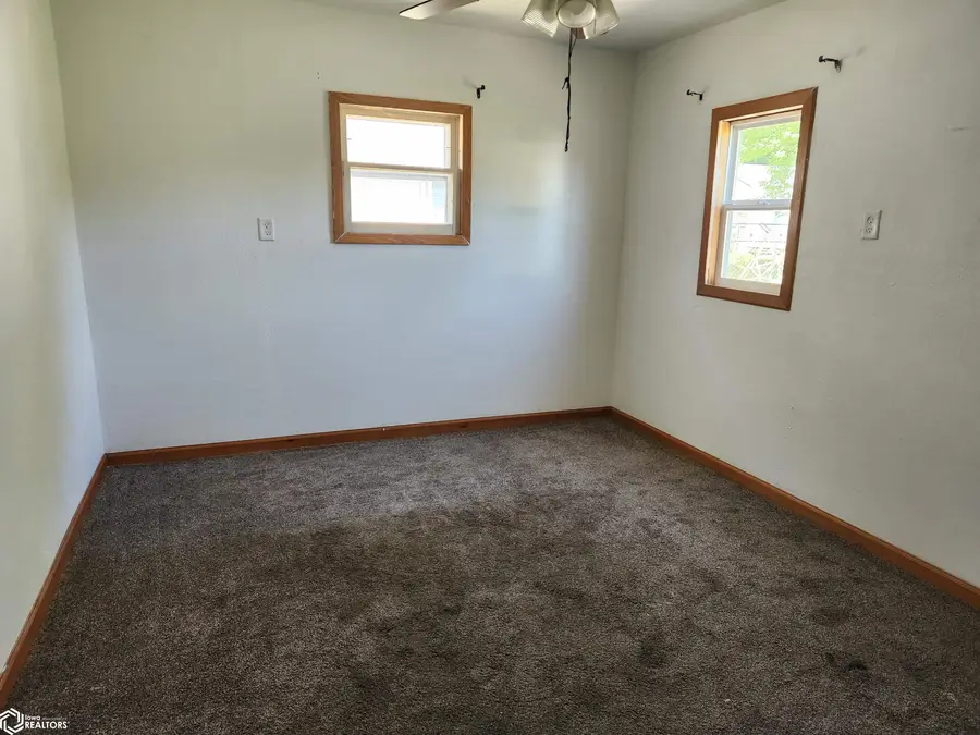 606 Siegel Street, Tama, IA 52339 - #3