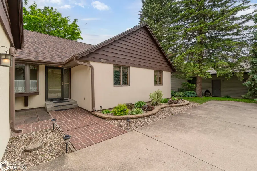1021 15th Street Se, Mason City, IA 50401 - #3