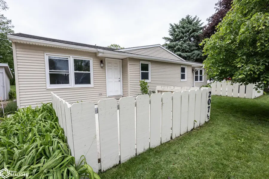 207 8th Avenue S, Clear Lake, IA 50428 - #2